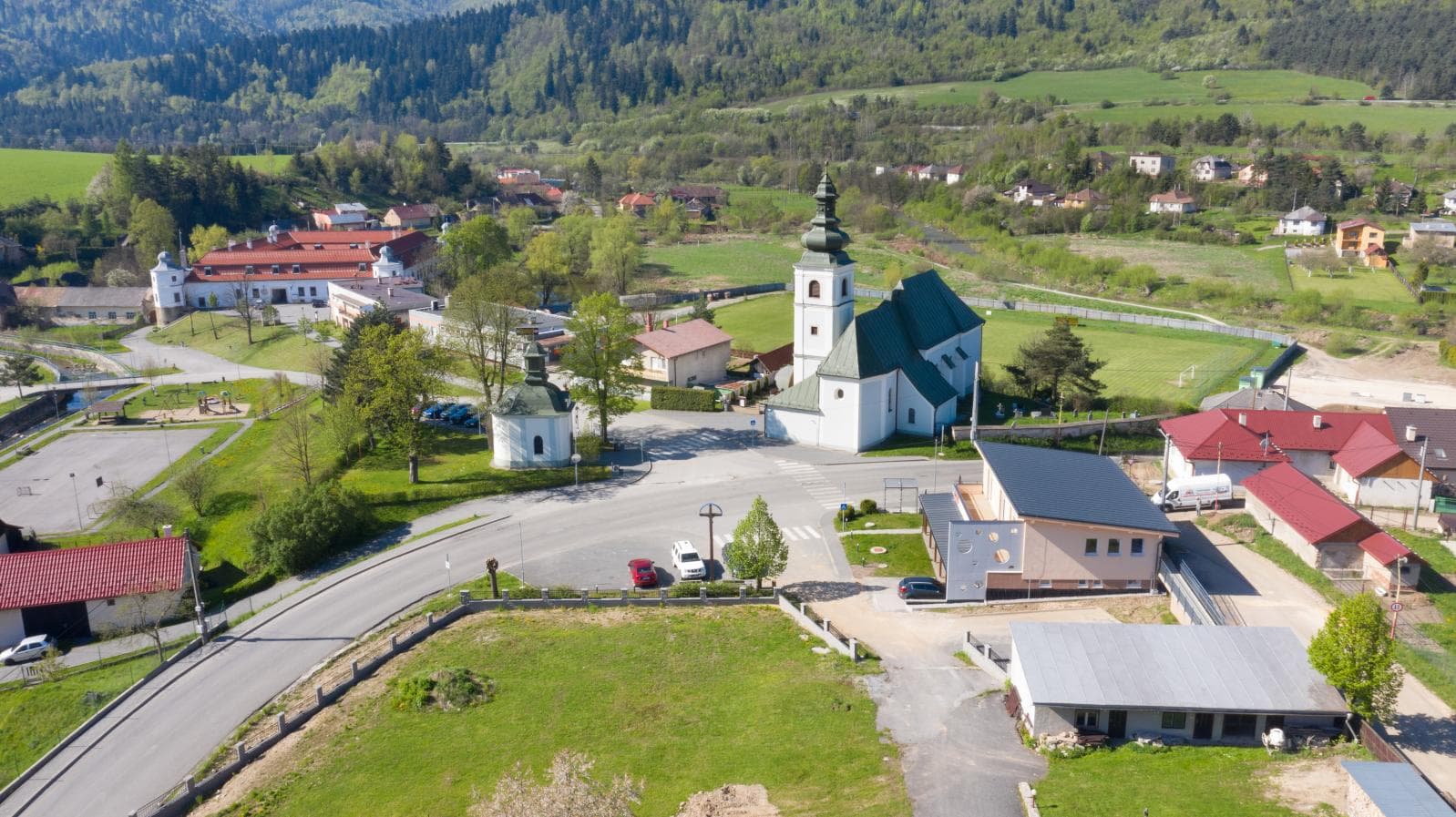Obec Kluknava v horskom prostredí